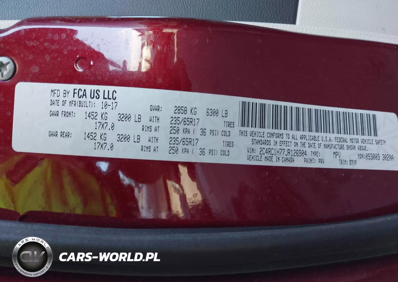 2018 Chrysler Pacifica Hybrid Touring Plus VIN:2C4RC1H77JR126904 - 9