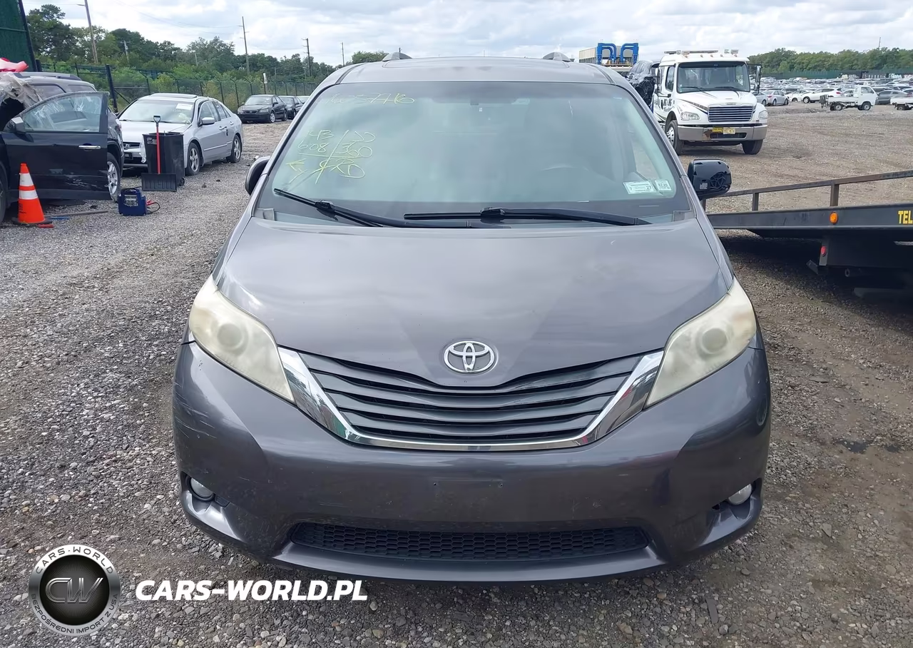 2011 Toyota Sienna Xle V6 VIN:5TDYK3DC9BS093846 - 12