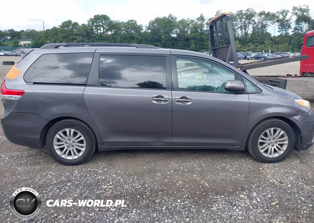 2011 Toyota Sienna Xle V6 VIN:5TDYK3DC9BS093846 - 13