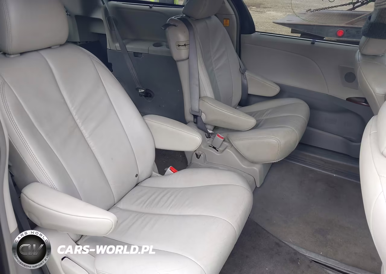 2011 Toyota Sienna Xle V6 VIN:5TDYK3DC9BS093846 - 8