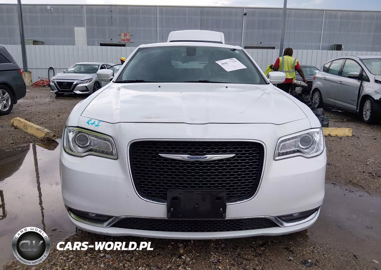 2015 Chrysler 300 Limited VIN:2C3CCAAG4FH893840 - 12