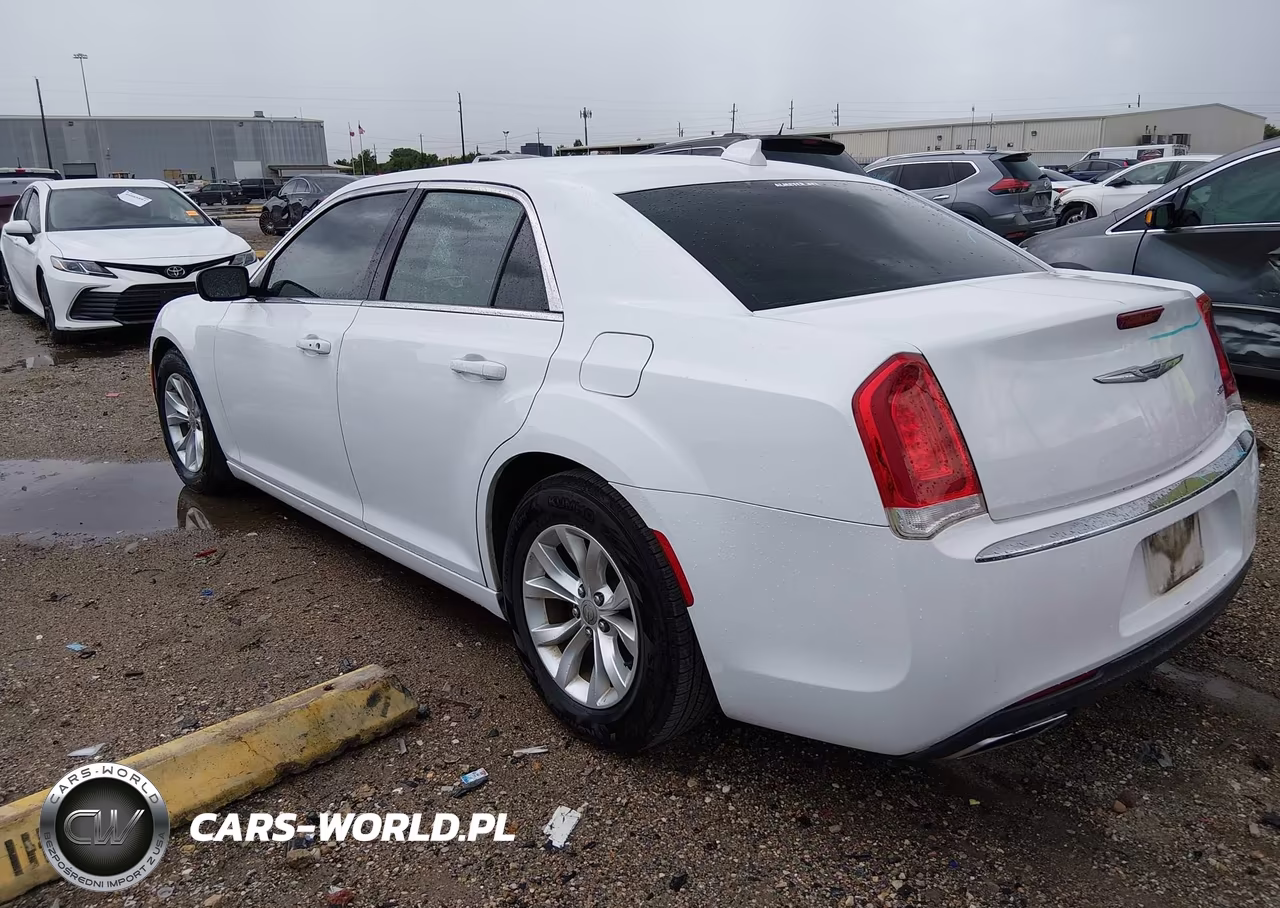2015 Chrysler 300 Limited VIN:2C3CCAAG4FH893840 - 3