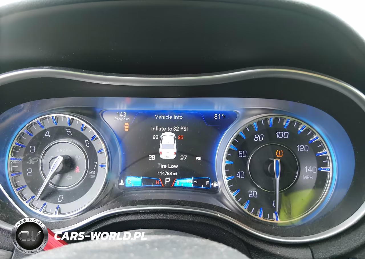 2015 Chrysler 300 Limited VIN:2C3CCAAG4FH893840 - 7