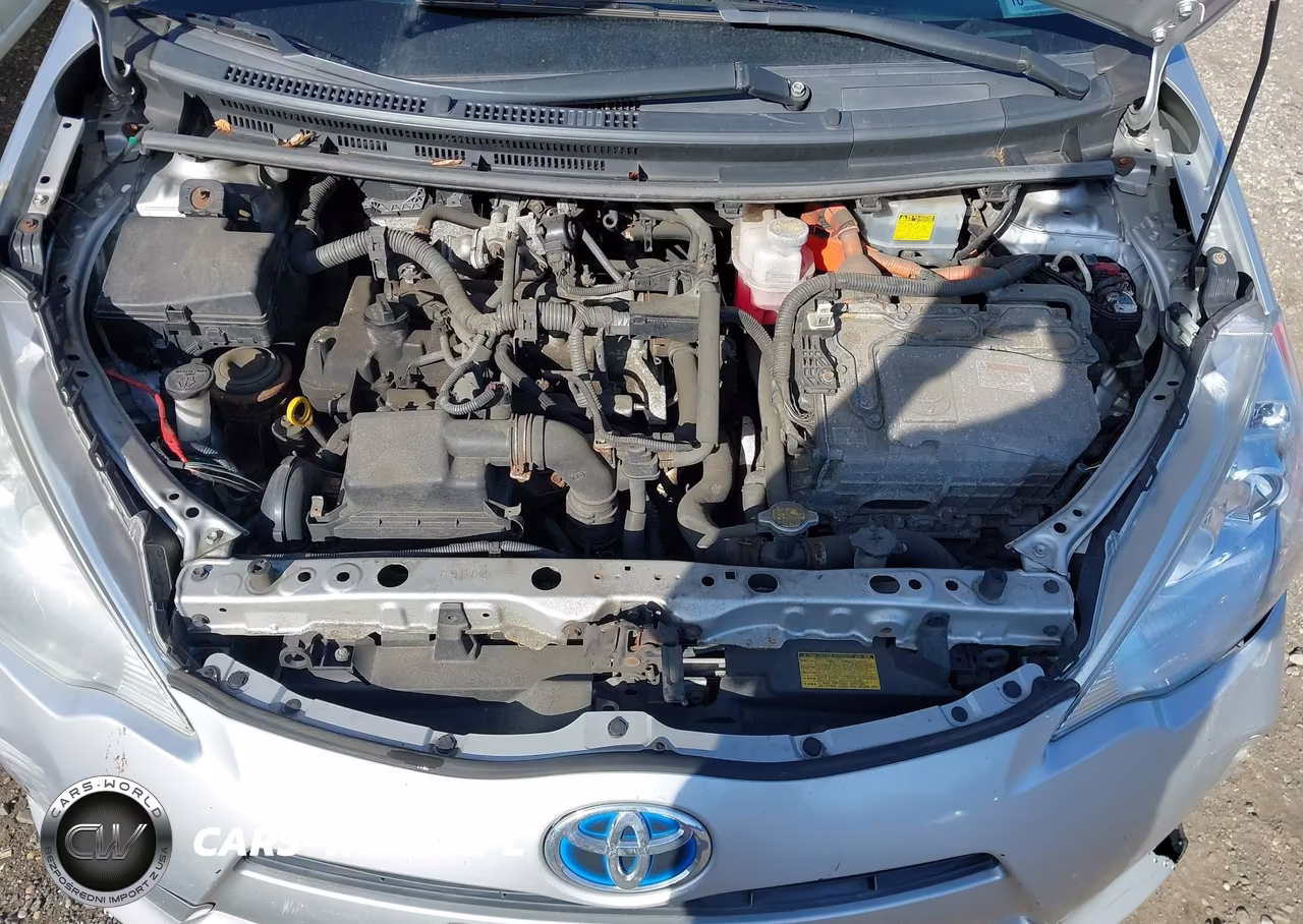 2013 Toyota Prius C Two VIN:JTDKDTB3XD1551297 - 10