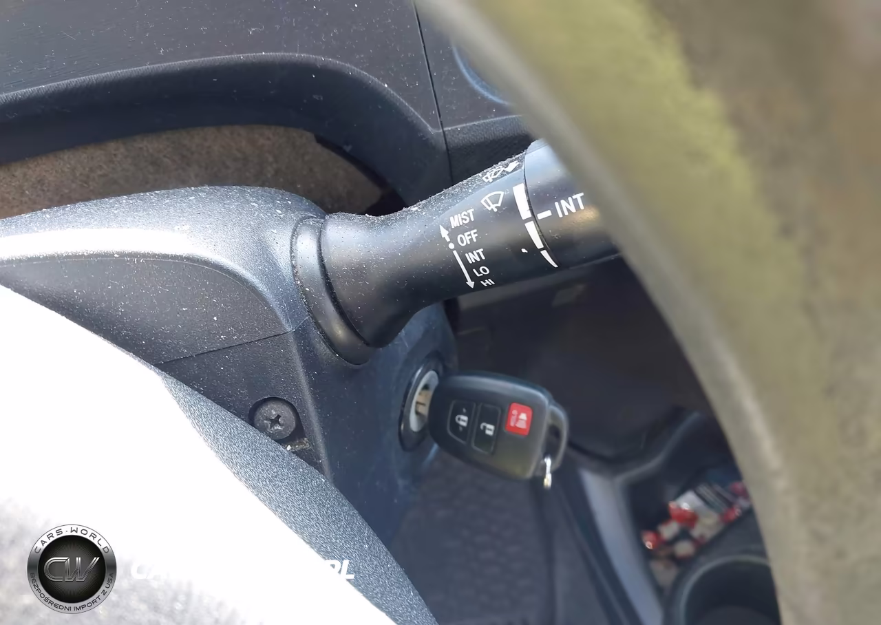 2013 Toyota Prius C Two VIN:JTDKDTB3XD1551297 - 11