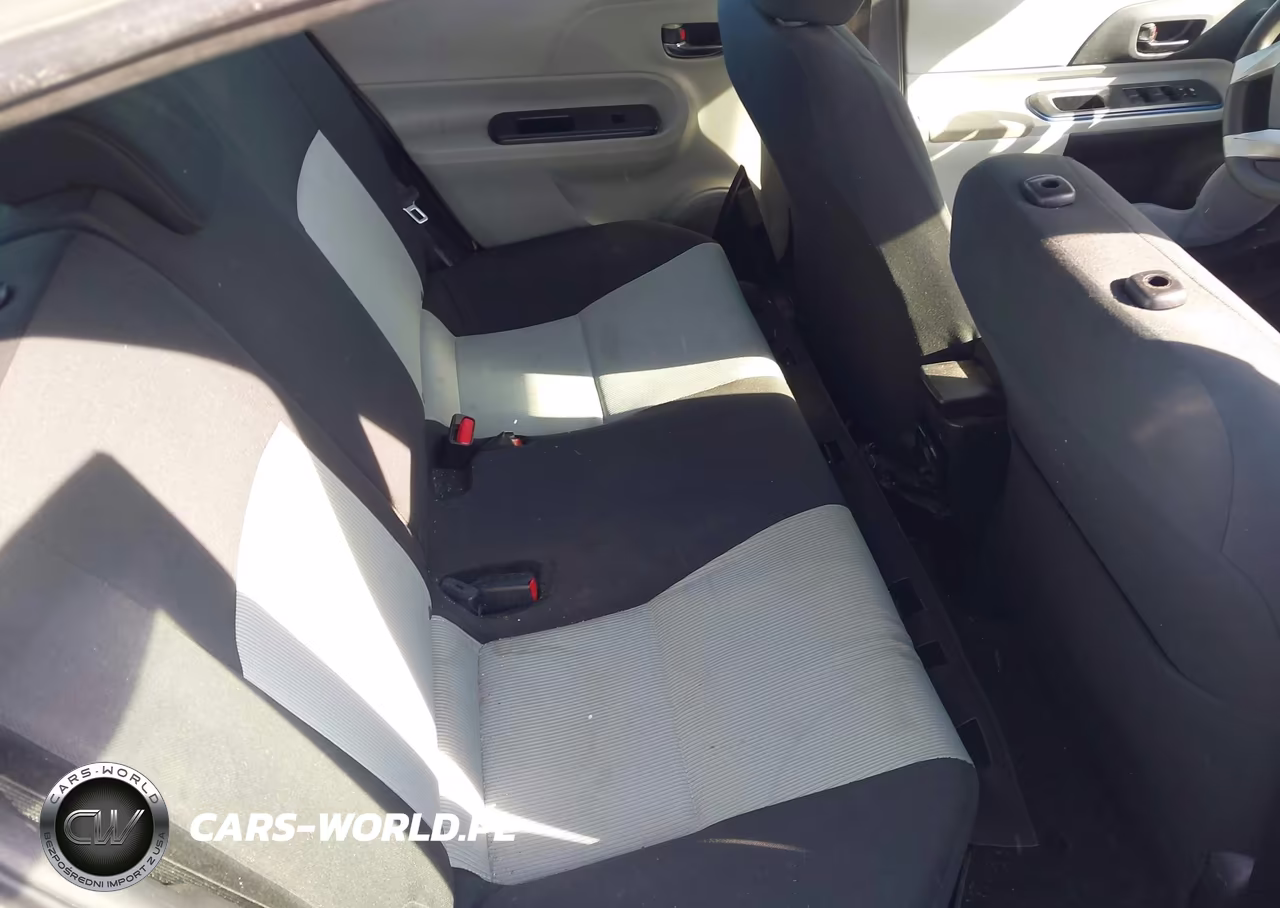 2013 Toyota Prius C Two VIN:JTDKDTB3XD1551297 - 8