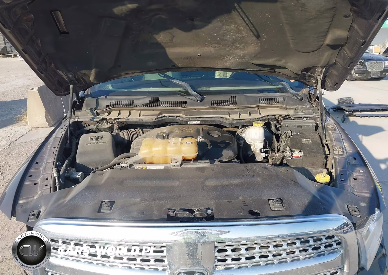 2018 Ram 1500 Laramie 4X4 5'7 Box VIN:1C6RR7NM2JS356917 - 10