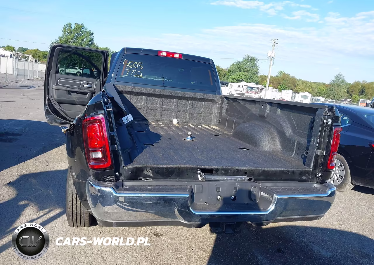 2026 Ram 3500 Big Horn 4X4 8' Box VIN:3C63RRHLXTG338955 - 18