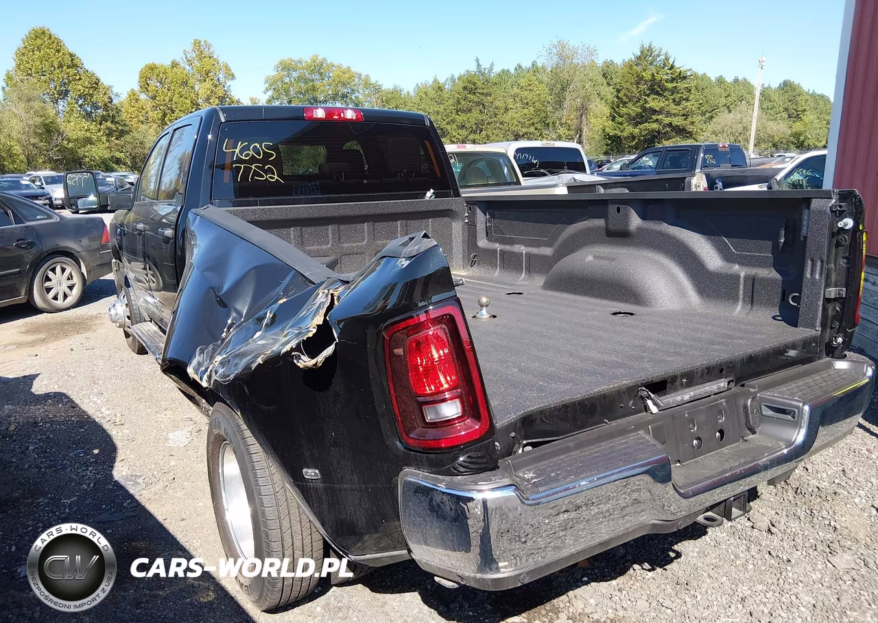 2026 Ram 3500 Big Horn 4X4 8' Box VIN:3C63RRHLXTG338955 - 3