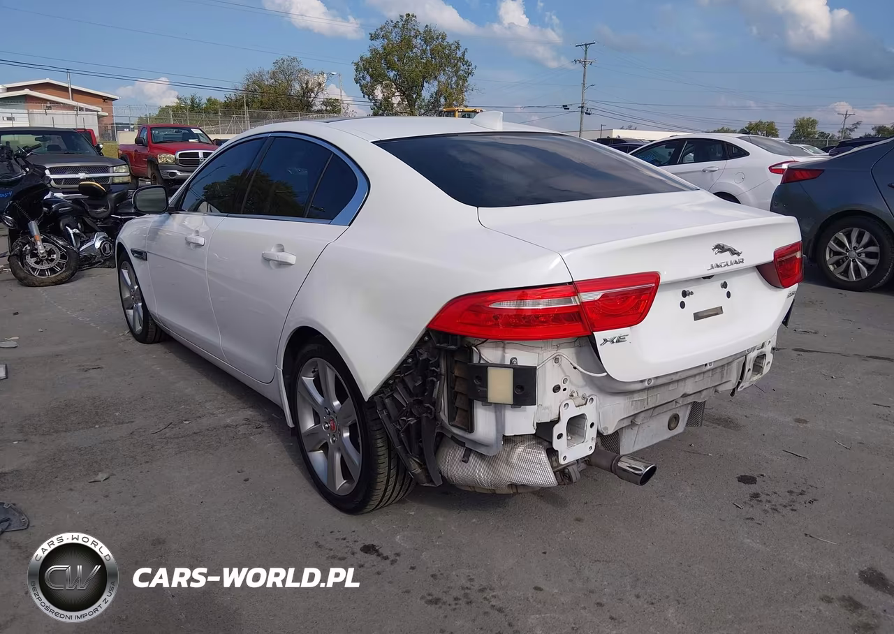 2017 Jaguar Xe 25T Prestige VIN:SAJAE4BG1HA955713 - 3