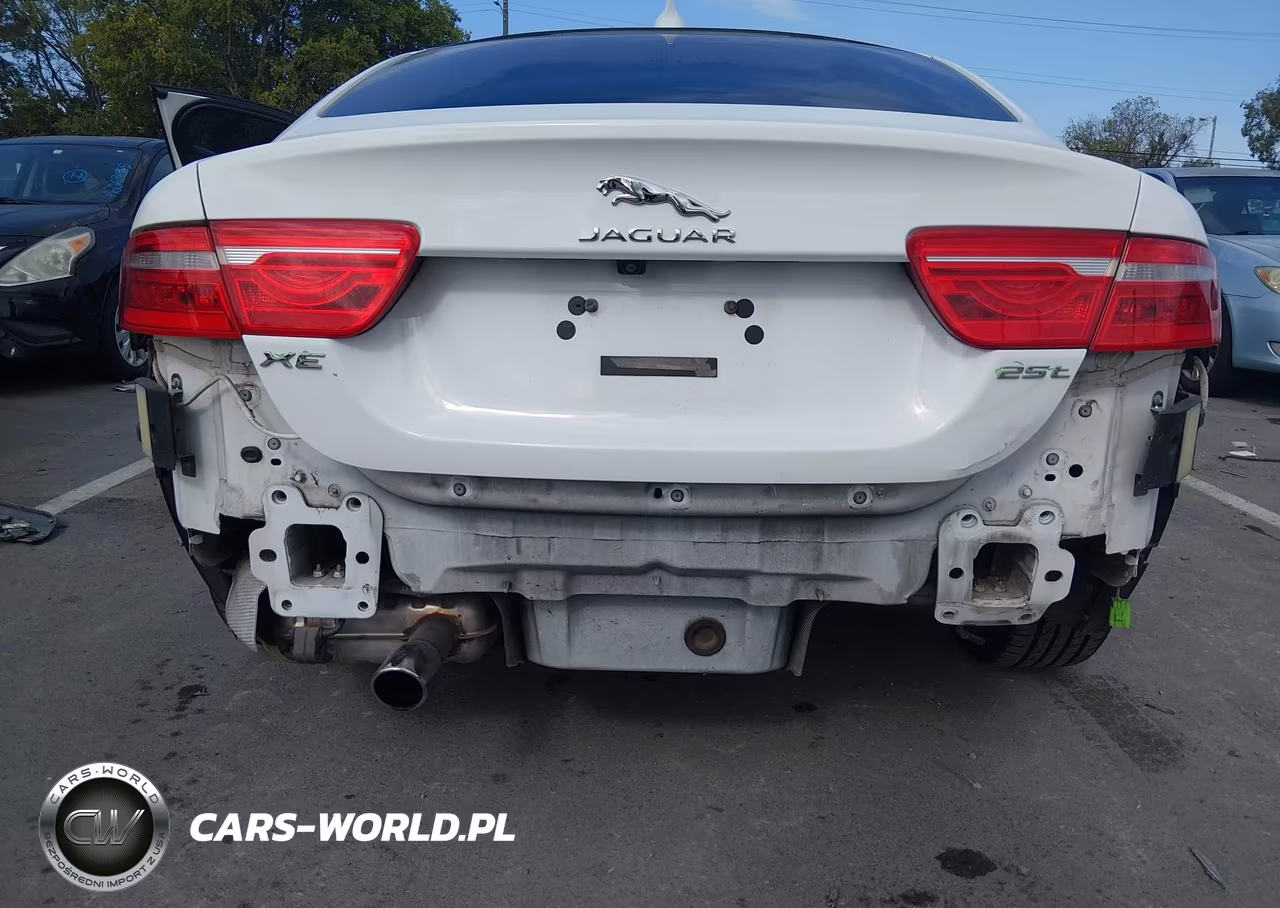 2017 Jaguar Xe 25T Prestige VIN:SAJAE4BG1HA955713 - 6
