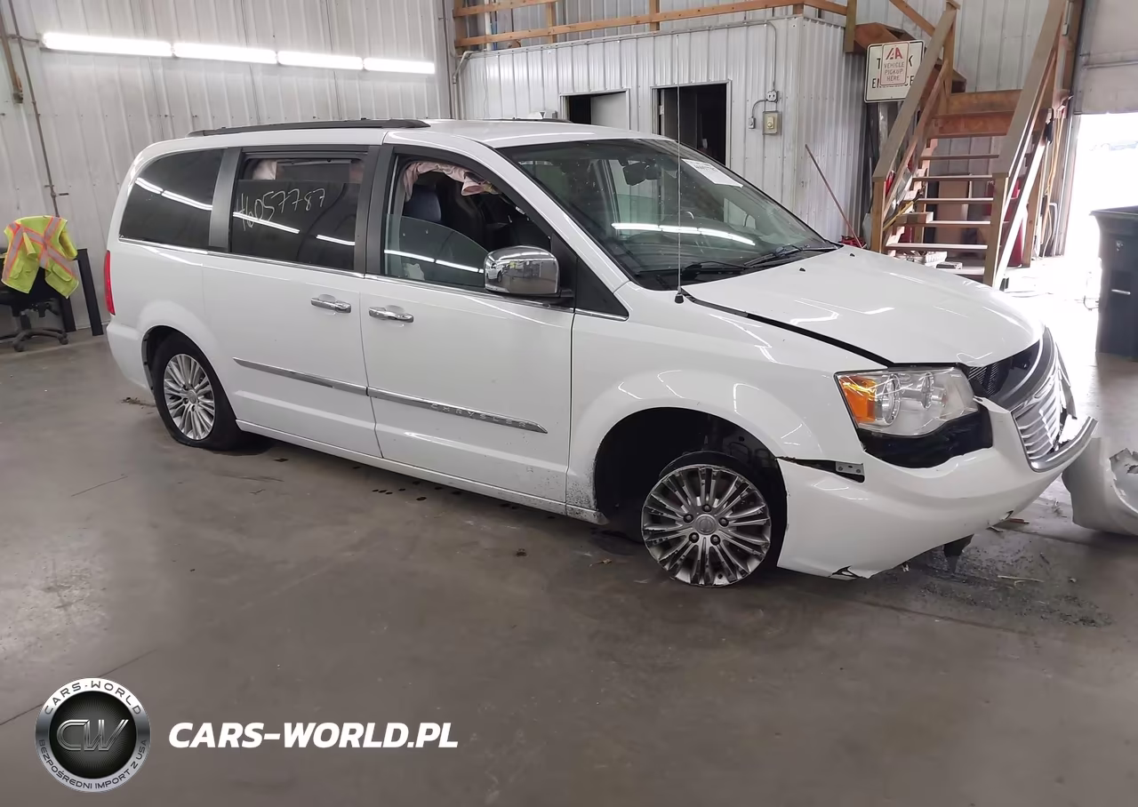 2015 Chrysler Town & Country Touring-L – zdjęcie 1 z 17