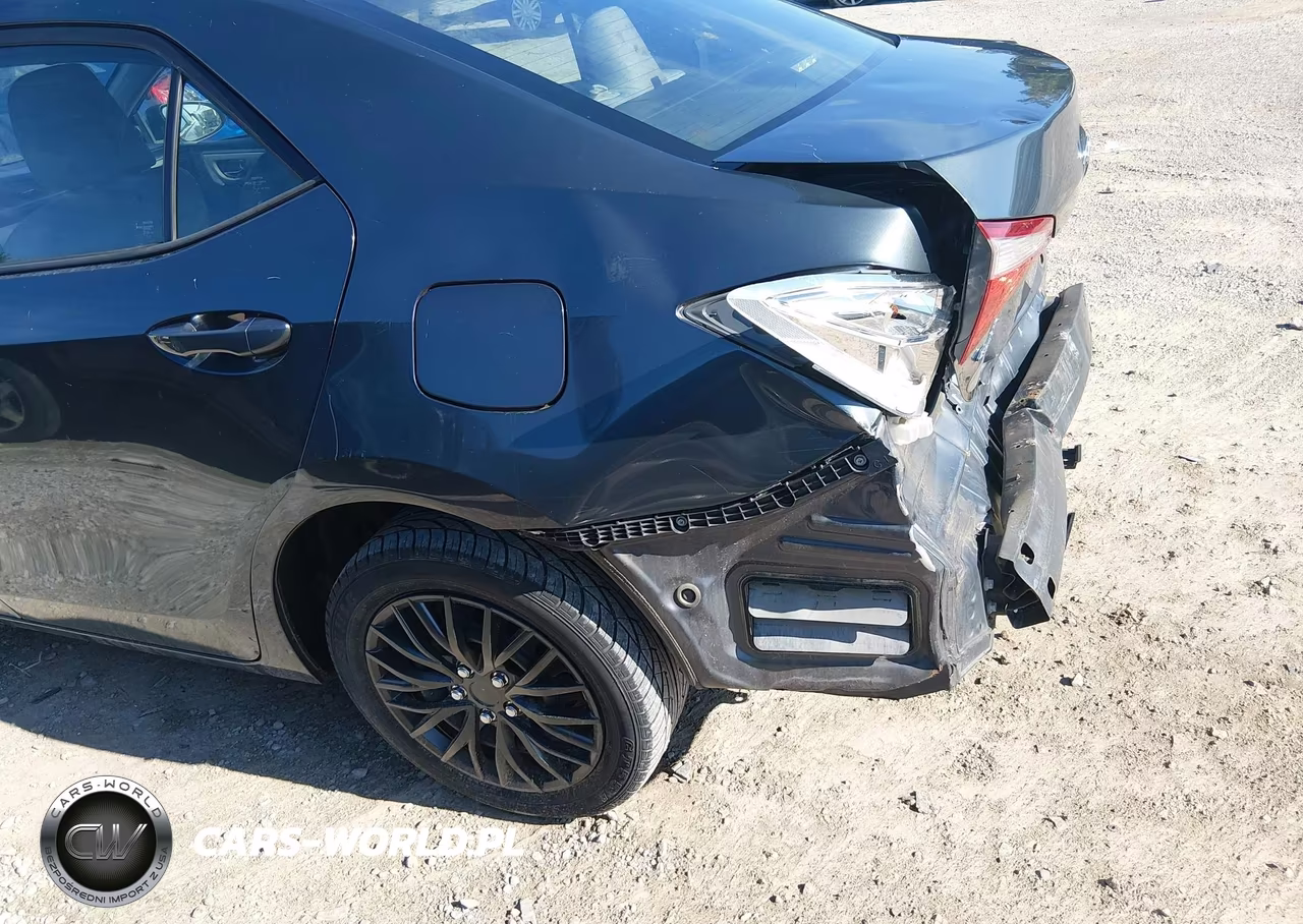 2015 Toyota Corolla Le VIN:5YFBURHE9FP315847 - 18