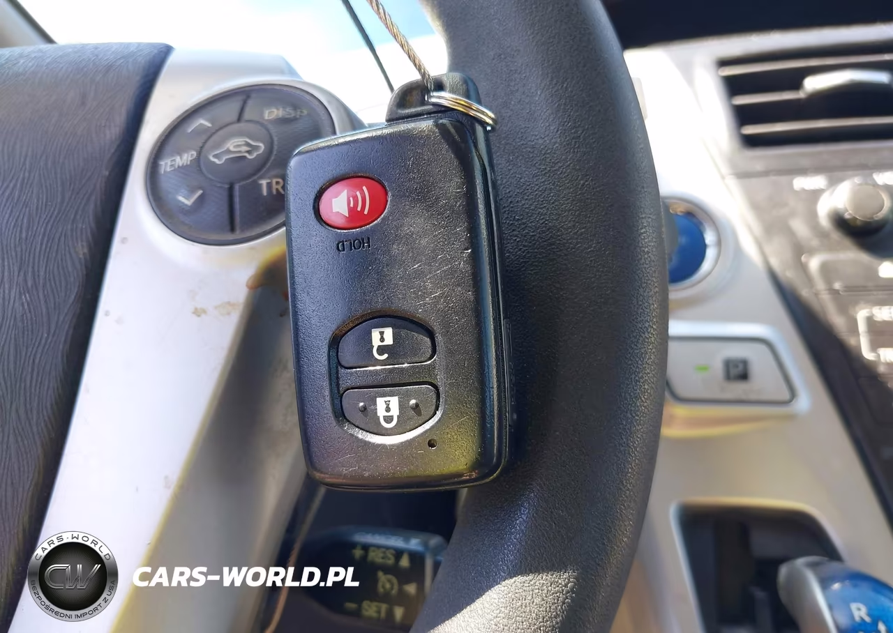 2014 Toyota Prius V Three VIN:JTDZN3EU8E3328360 - 11
