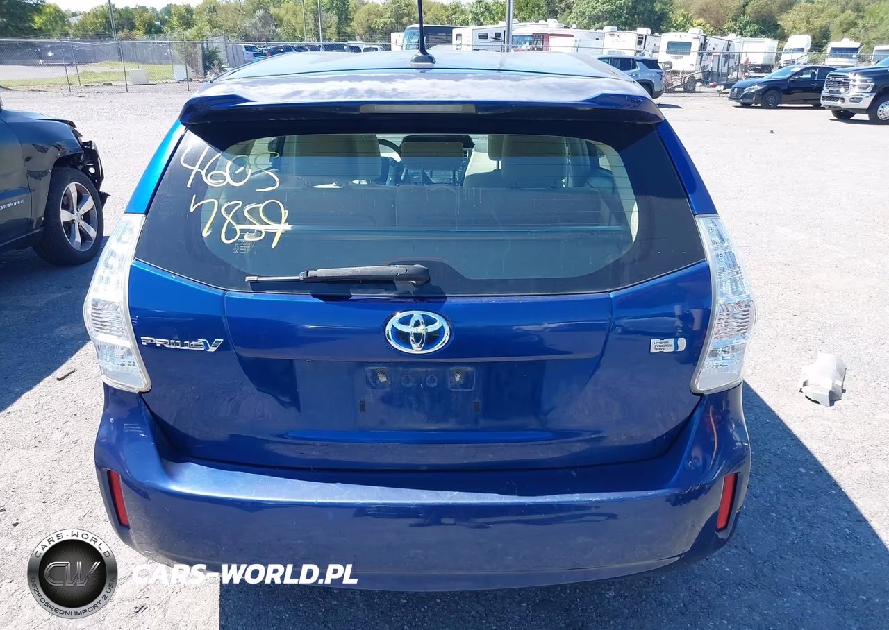 2014 Toyota Prius V Three VIN:JTDZN3EU8E3328360 - 17