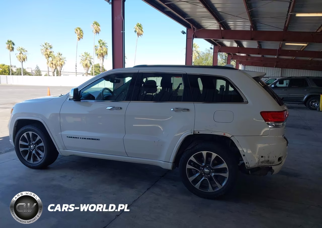 2017 Jeep Grand Cherokee Overland 4X4 VIN:1C4RJFCG3HC676792 - 14