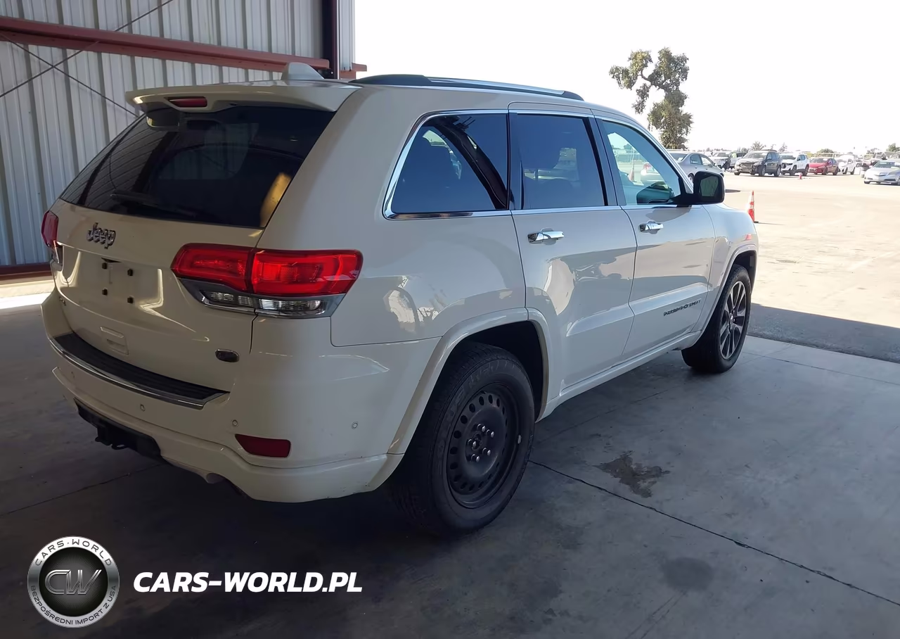 2017 Jeep Grand Cherokee Overland 4X4 VIN:1C4RJFCG3HC676792 - 4