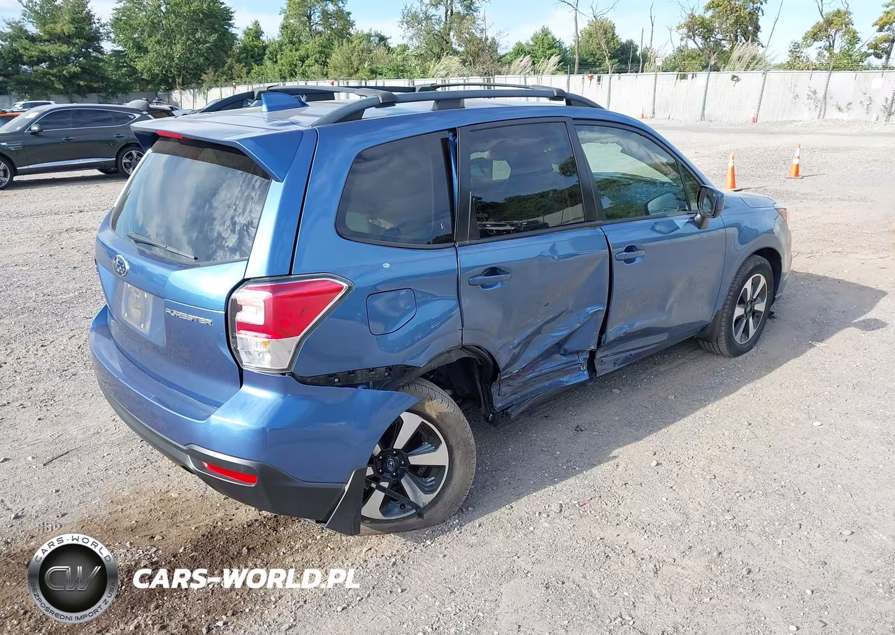 2018 Subaru Forester 2.5I Premium VIN:JF2SJAEC6JH518410 - 4