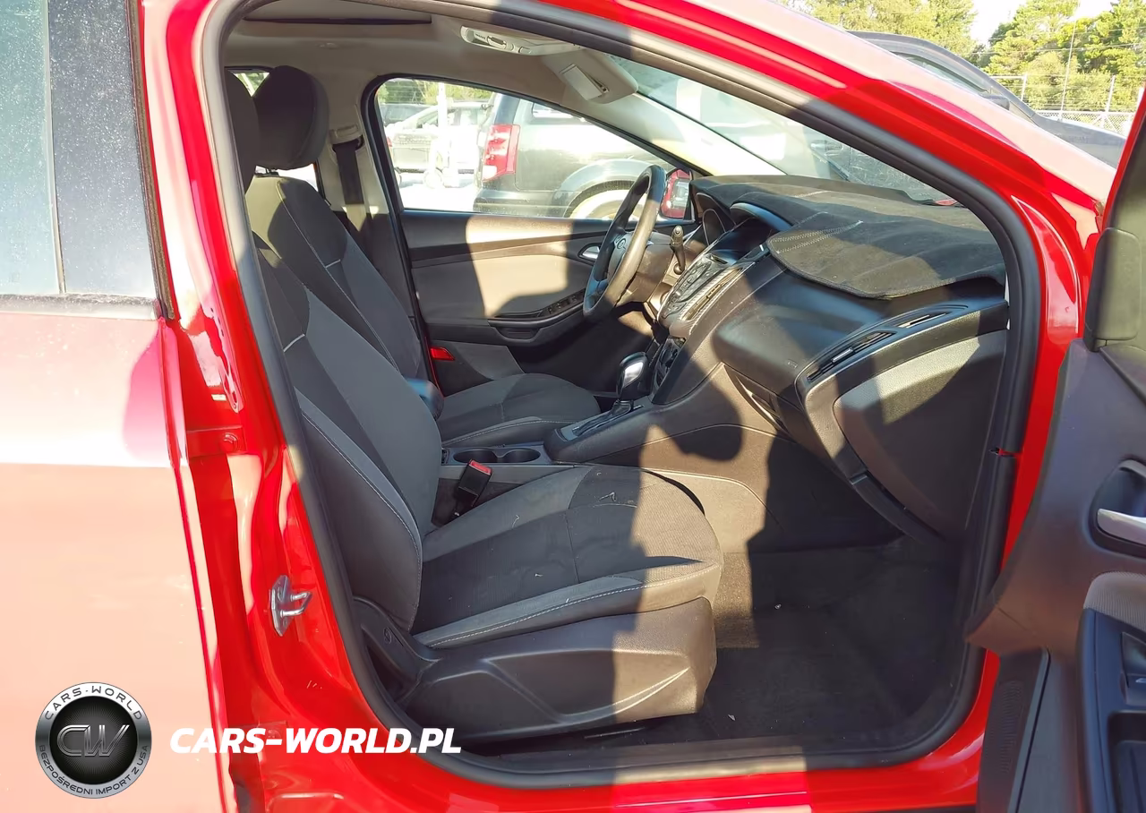 2014 Ford Focus Se VIN:1FADP3K22EL265074 - 5