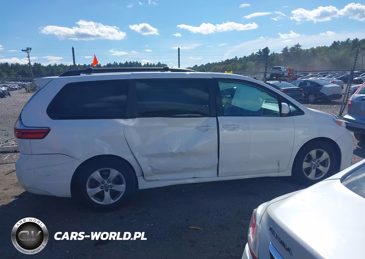 2020 Toyota Sienna Le VIN:5TDKZ3DC1LS067972 - 13