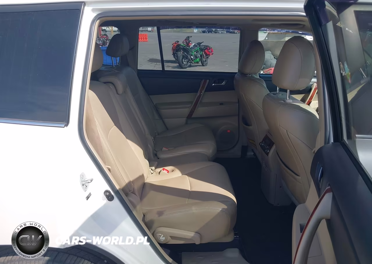 2011 Toyota Highlander Limited V6 VIN:5TDDK3EH4BS079751 - 8