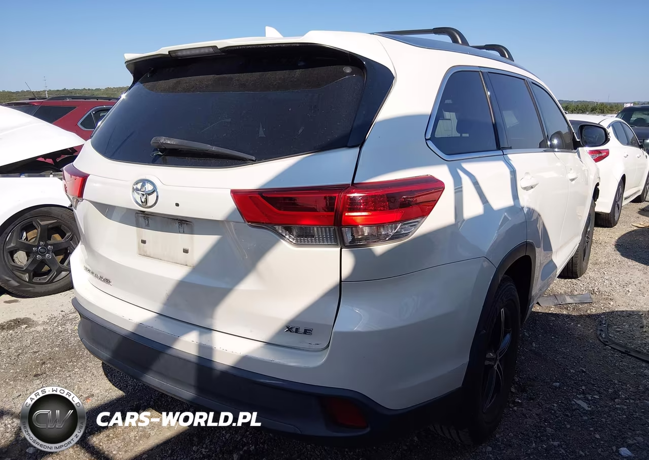 2017 Toyota Highlander Xle VIN:5TDKZRFH6HS516095 - 4