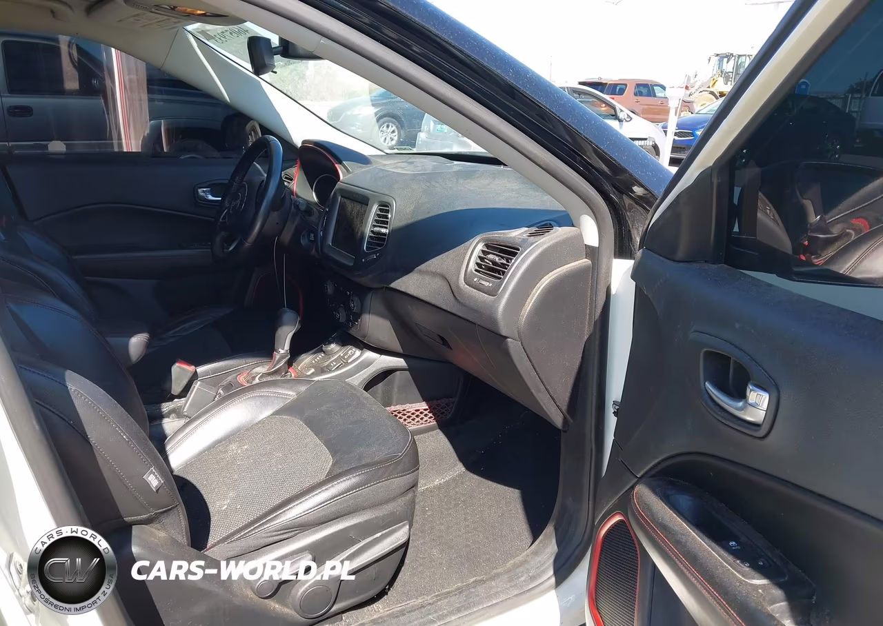 2019 Jeep Compass Trailhawk 4X4 VIN:3C4NJDDB3KT722199 - 5