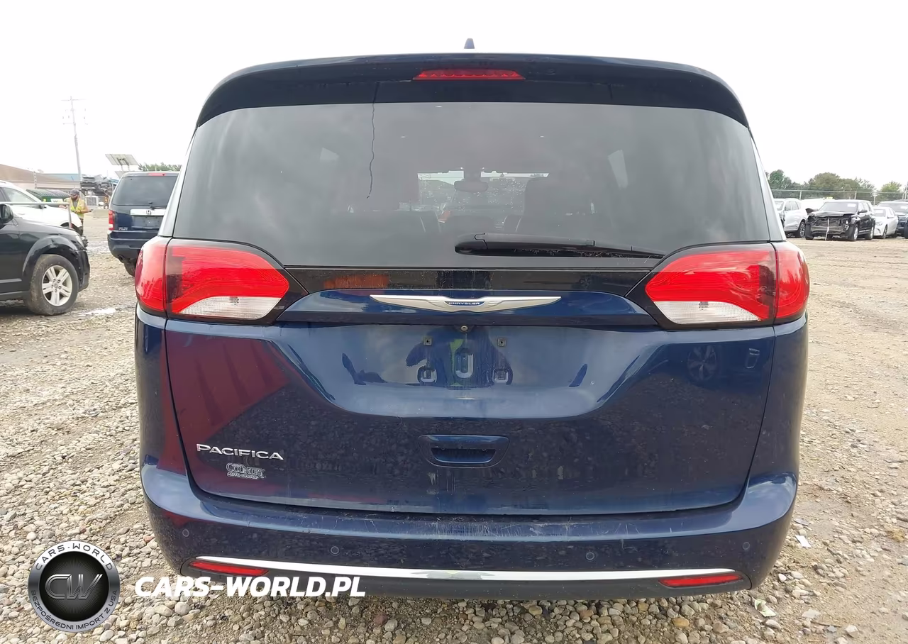 2017 Chrysler Pacifica Touring-L VIN:2C4RC1BG9HR762503 - 16