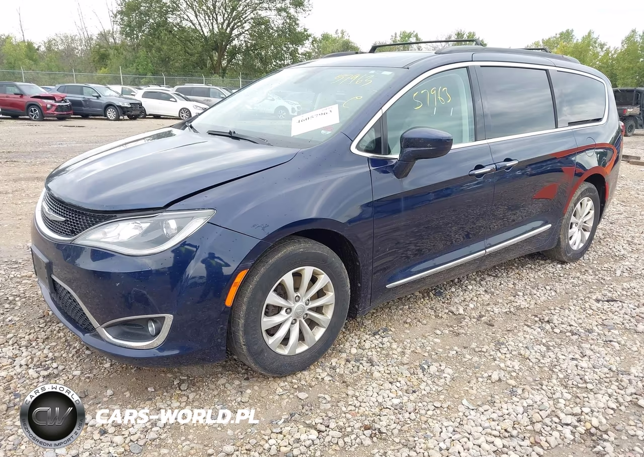 2017 Chrysler Pacifica Touring-L VIN:2C4RC1BG9HR762503 - 2