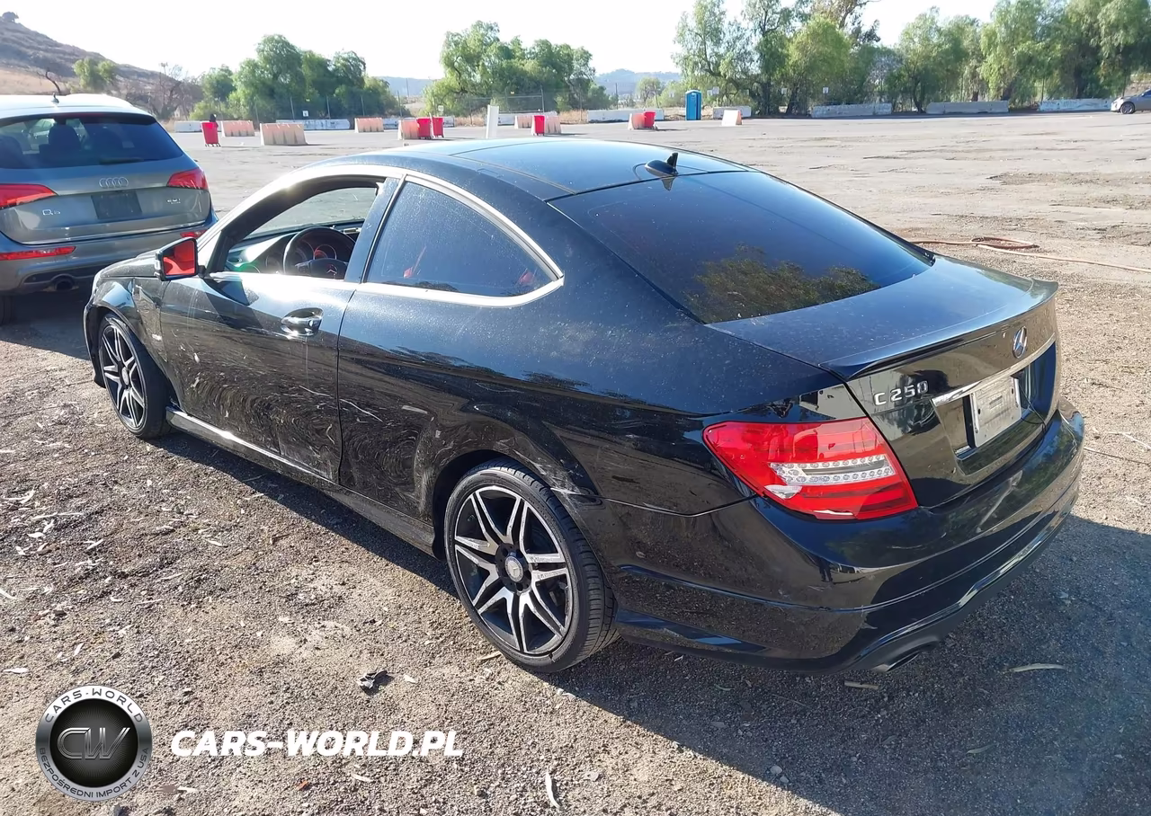 2014 Mercedes-Benz C 250 VIN:WDDGJ4HB9EG278151 - 3