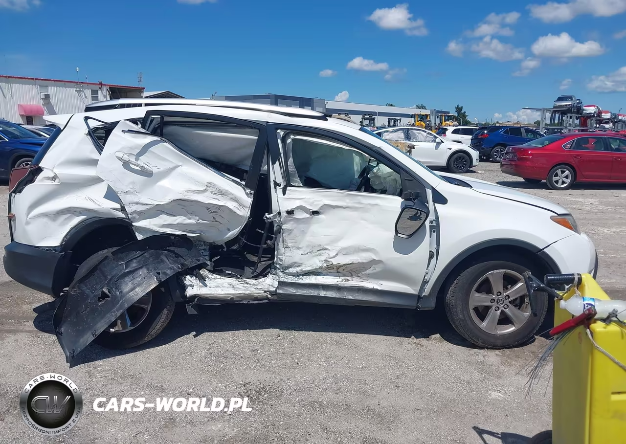 2015 Toyota Rav4 Xle VIN:JTMRFREV8FD138630 - 13