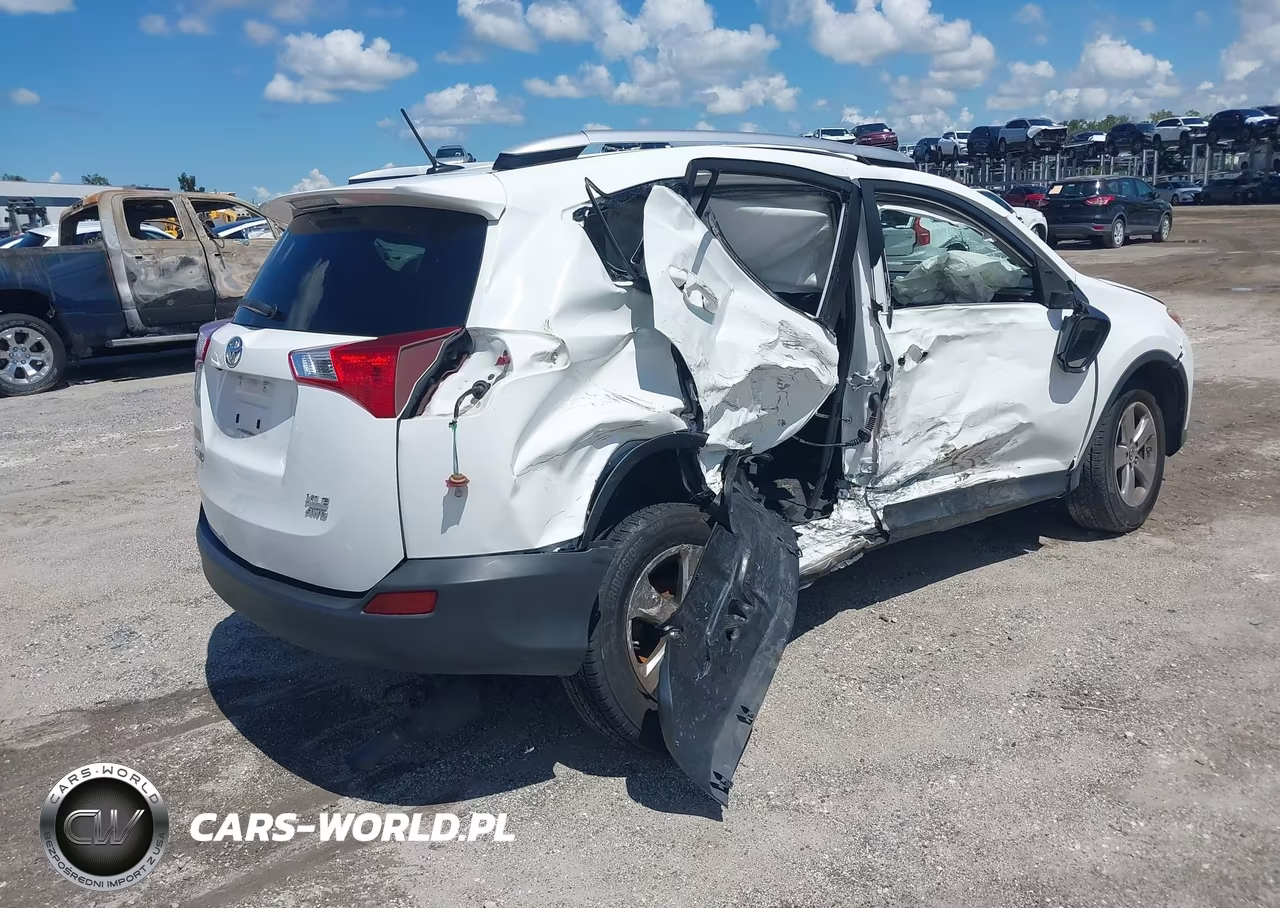 2015 Toyota Rav4 Xle VIN:JTMRFREV8FD138630 - 4
