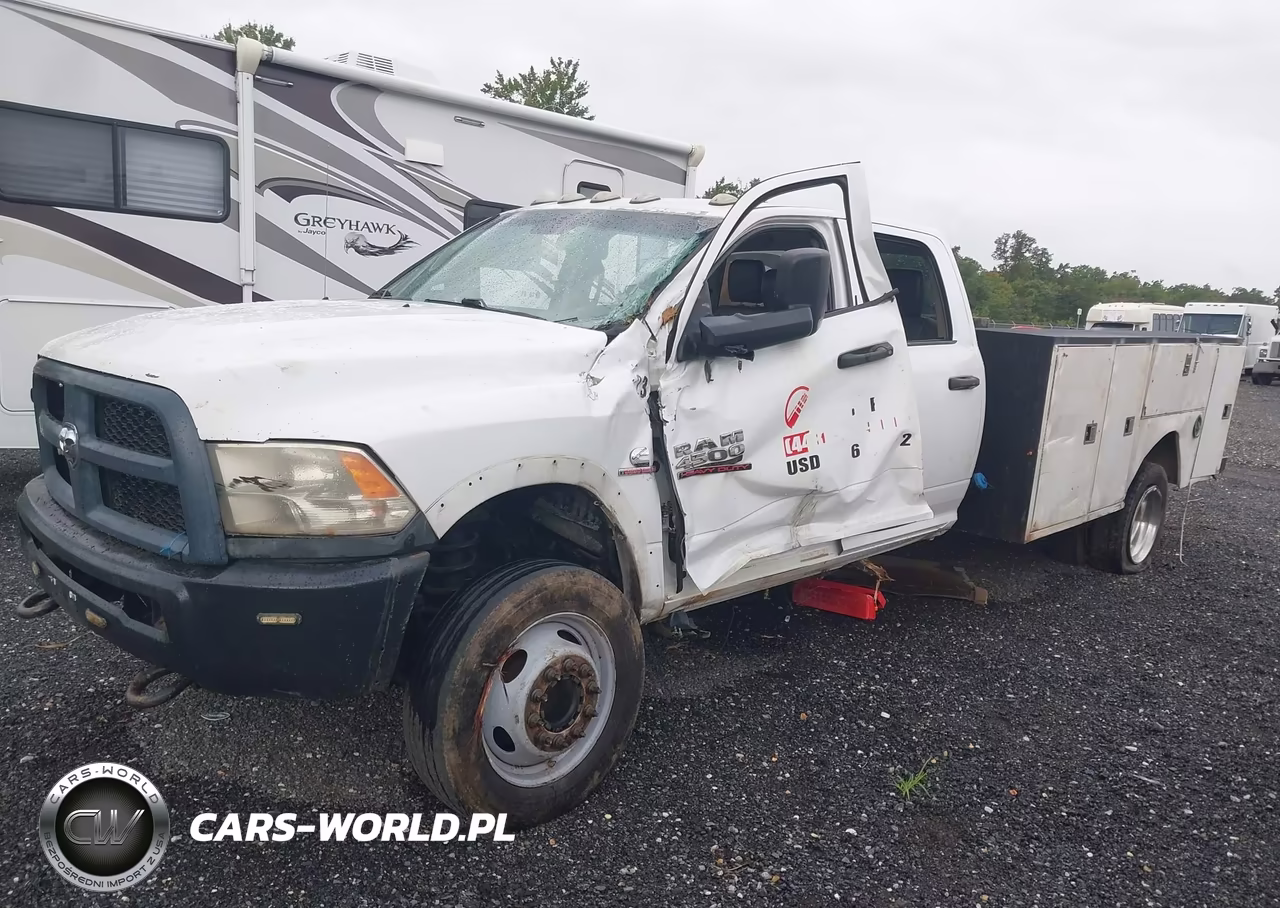2018 Ram 4500 Chassis Tradesman-Slt-Laramie VIN:3C7WRLFL6JG264052 - 2
