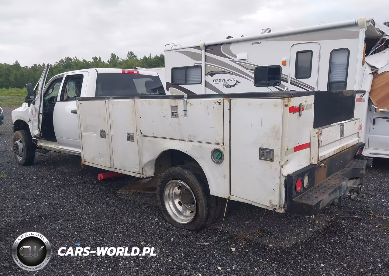 2018 Ram 4500 Chassis Tradesman-Slt-Laramie VIN:3C7WRLFL6JG264052 - 3