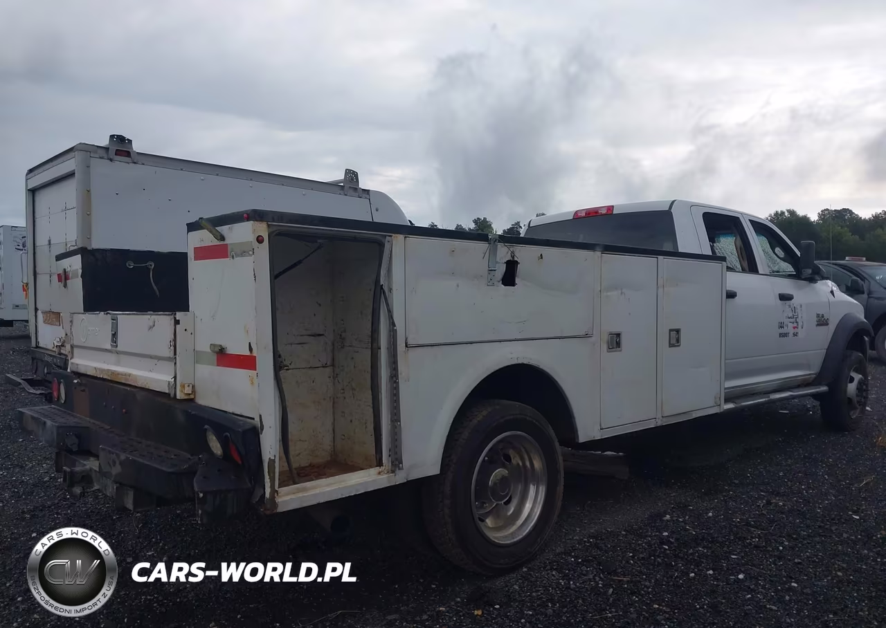 2018 Ram 4500 Chassis Tradesman-Slt-Laramie VIN:3C7WRLFL6JG264052 - 4
