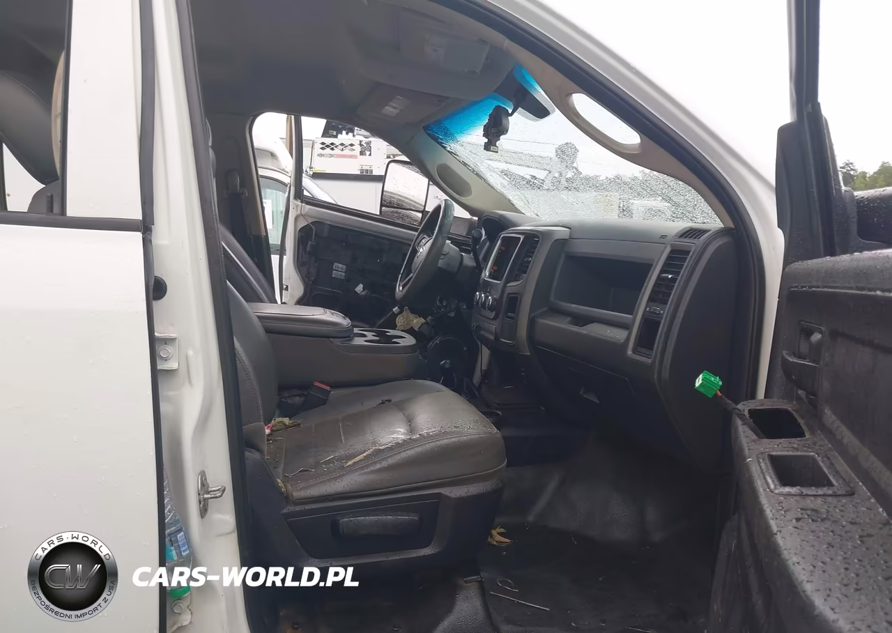 2018 Ram 4500 Chassis Tradesman-Slt-Laramie VIN:3C7WRLFL6JG264052 - 5