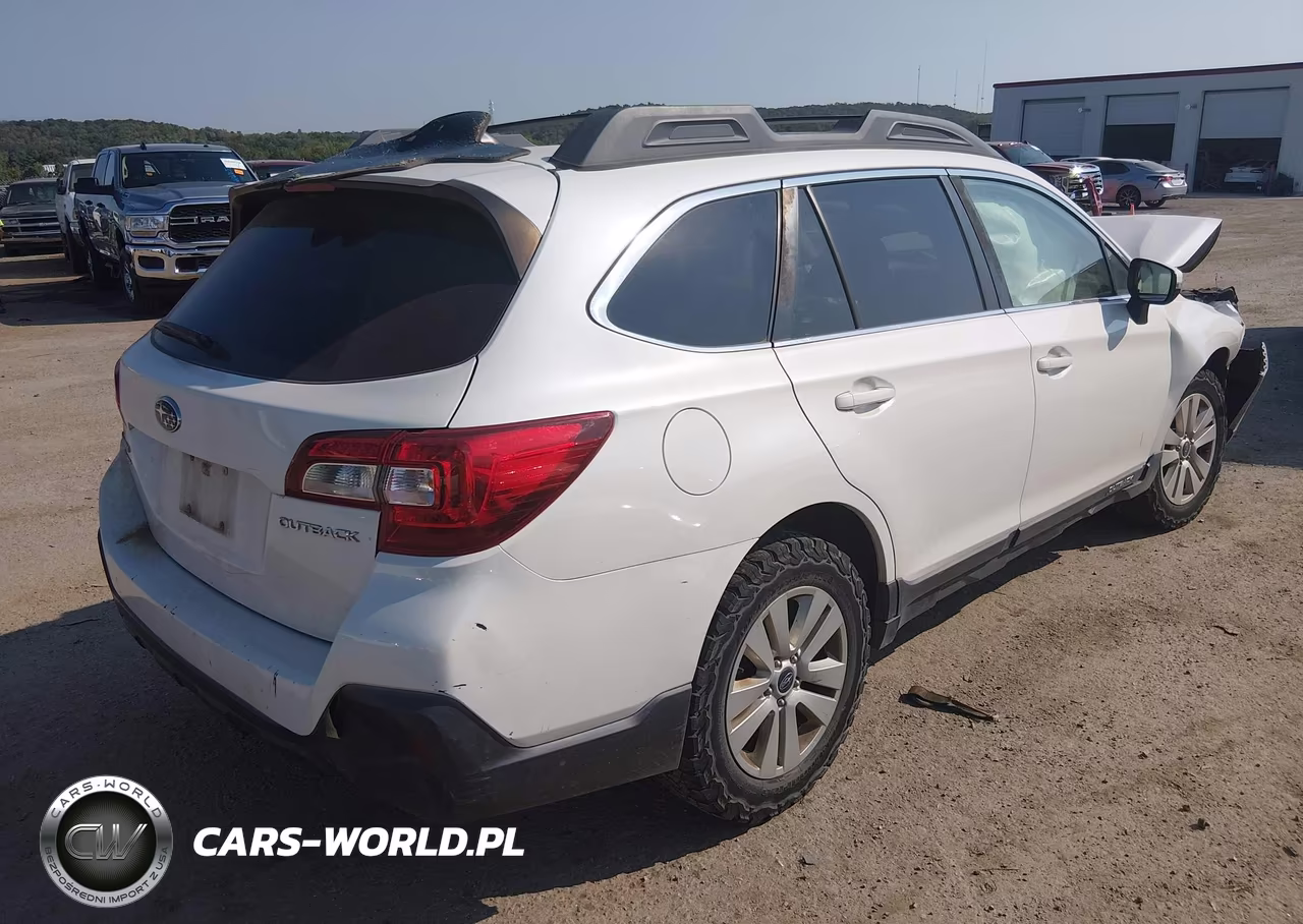 2019 Subaru Outback 2.5I Premium VIN:4S4BSAFC6K3361045 - 4