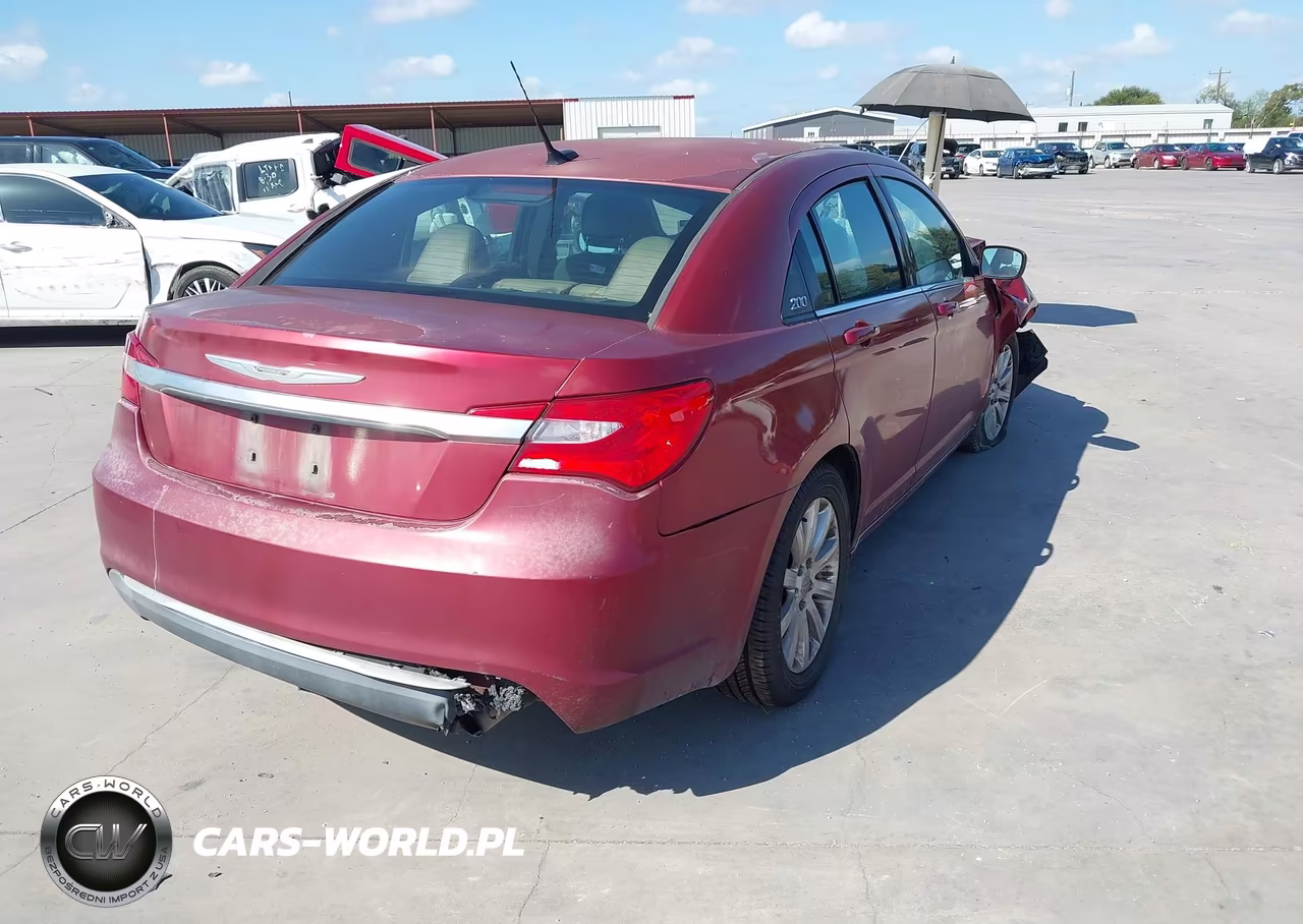 2011 Chrysler 200 Touring VIN:1C3BC1FB8BN527924 - 4