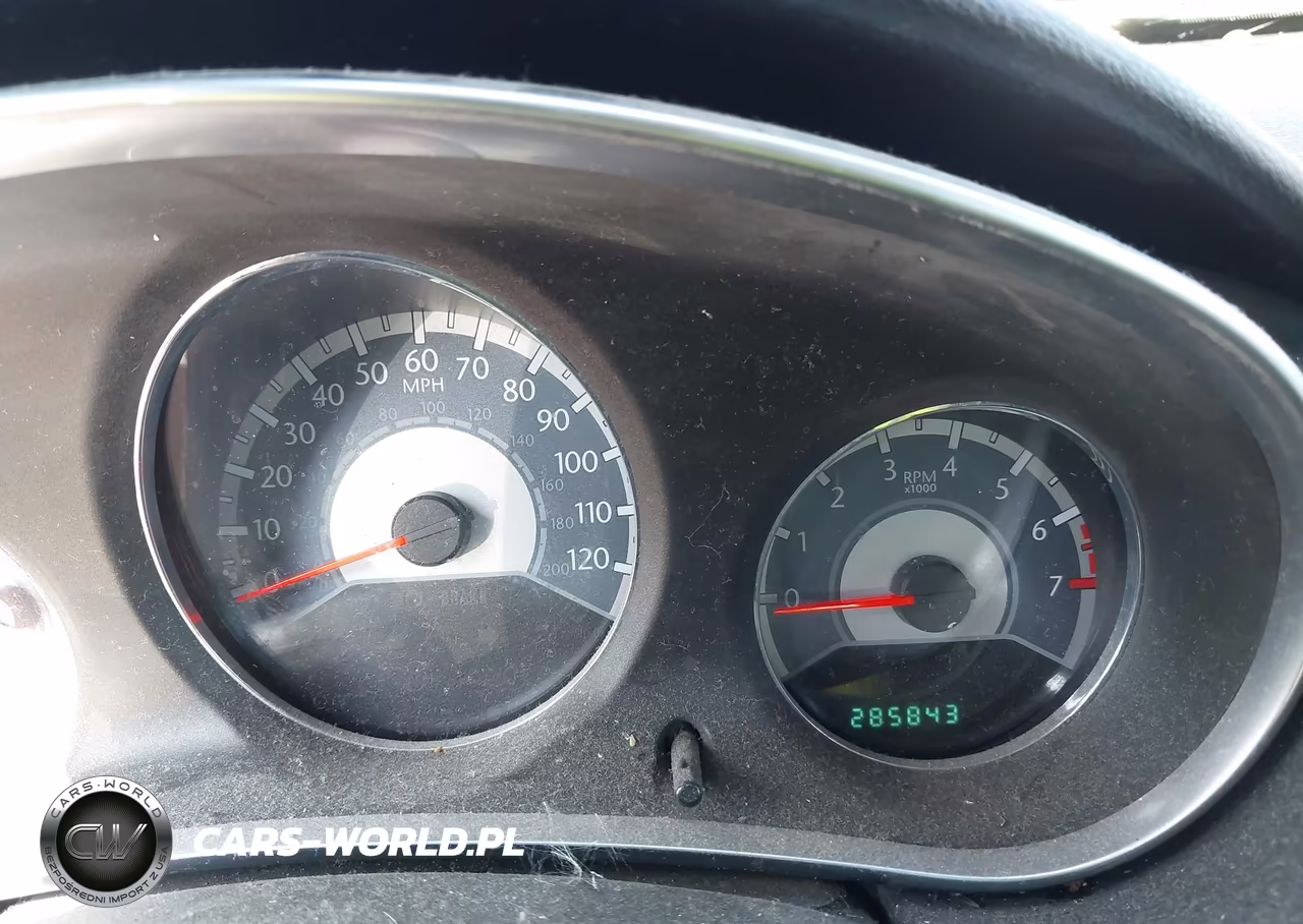 2011 Chrysler 200 Touring VIN:1C3BC1FB8BN527924 - 7