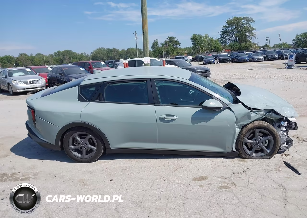2025 Kia K4 Lxs VIN:3KPFT4DE6SE231459 - 13
