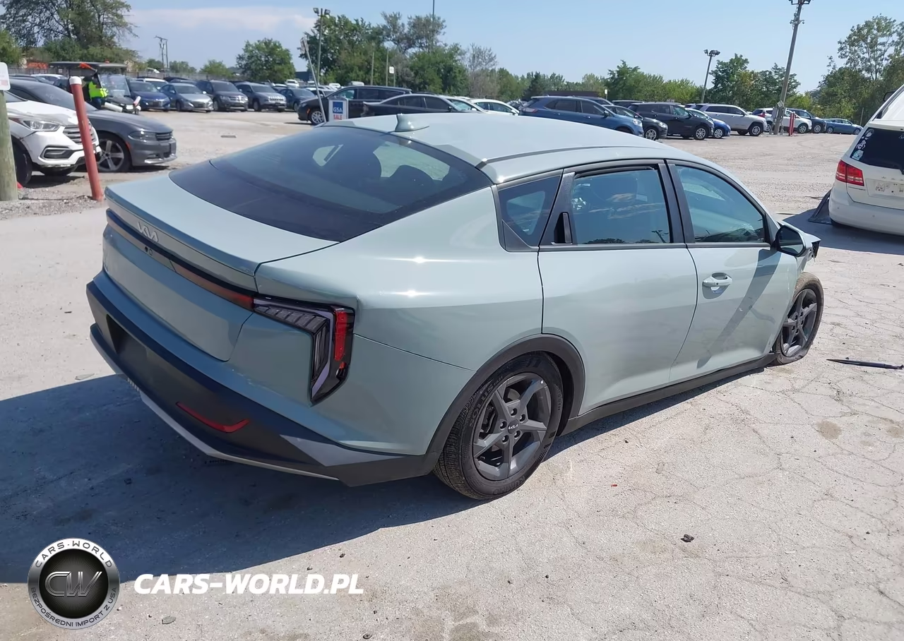 2025 Kia K4 Lxs VIN:3KPFT4DE6SE231459 - 4