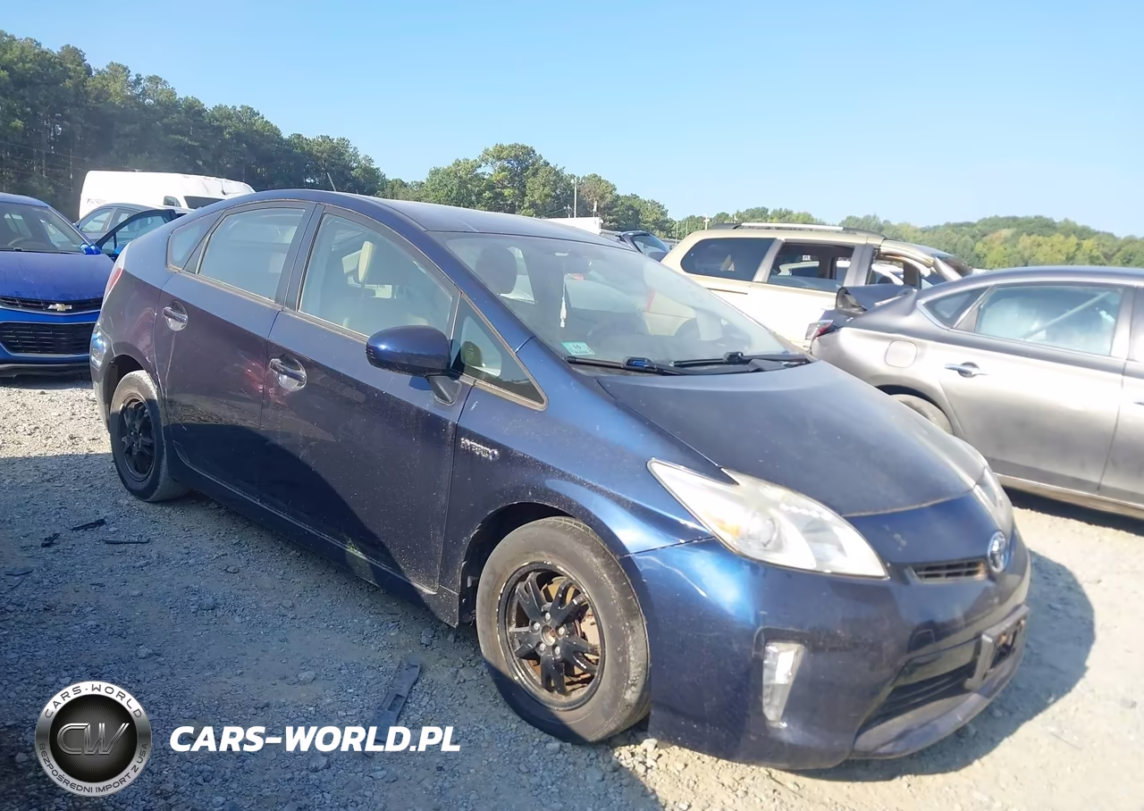 2015 Toyota Prius Two VIN:JTDKN3DU6F0403515 - 13