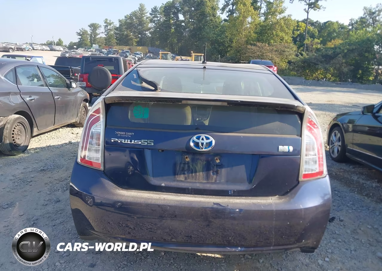 2015 Toyota Prius Two VIN:JTDKN3DU6F0403515 - 16