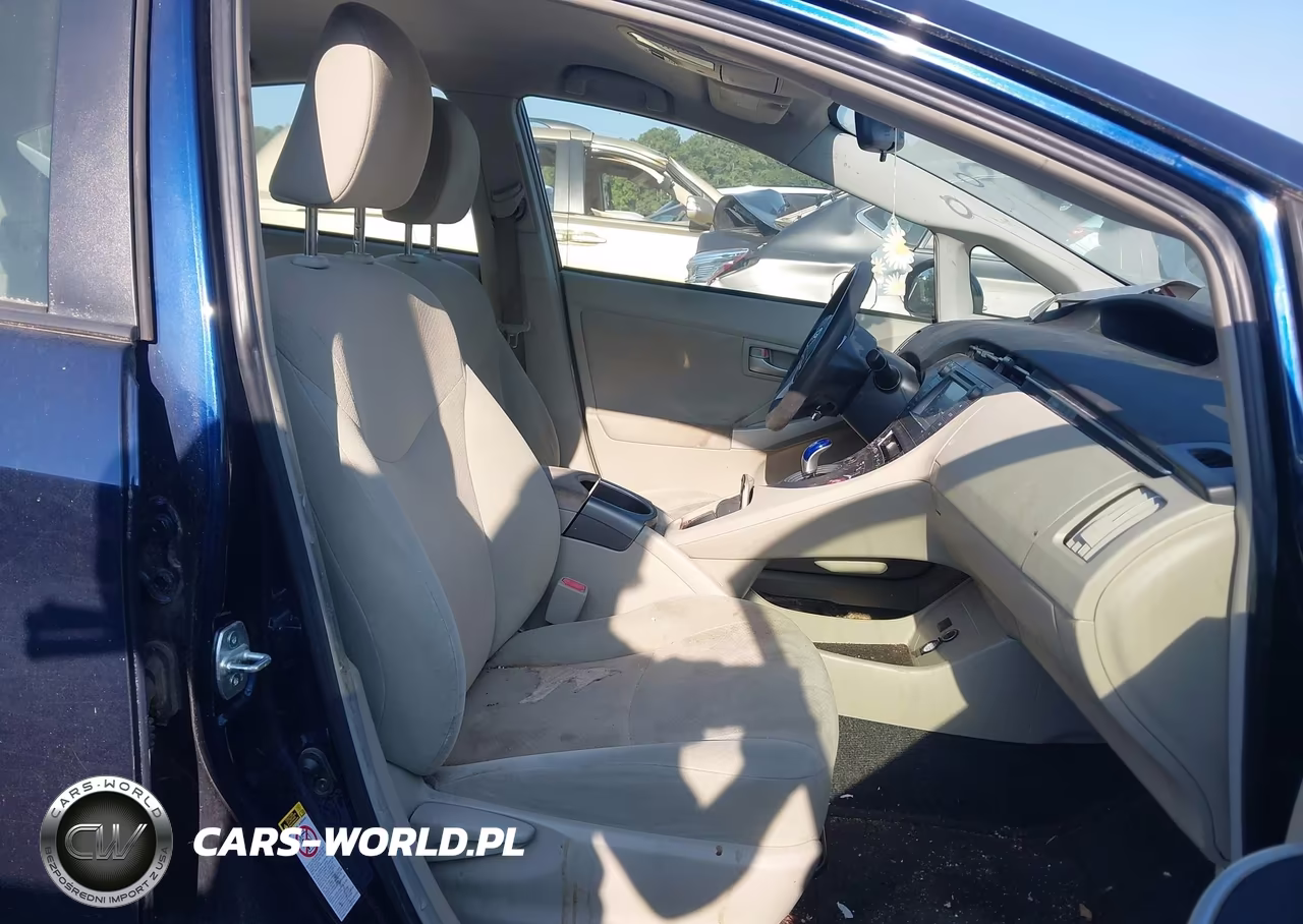 2015 Toyota Prius Two VIN:JTDKN3DU6F0403515 - 5