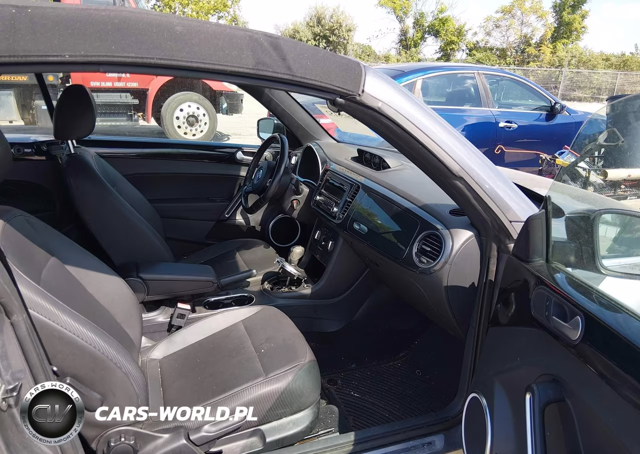 2014 Volkswagen Beetle 2.0T R-Line VIN:3VW7T7AT0EM819549 - 5
