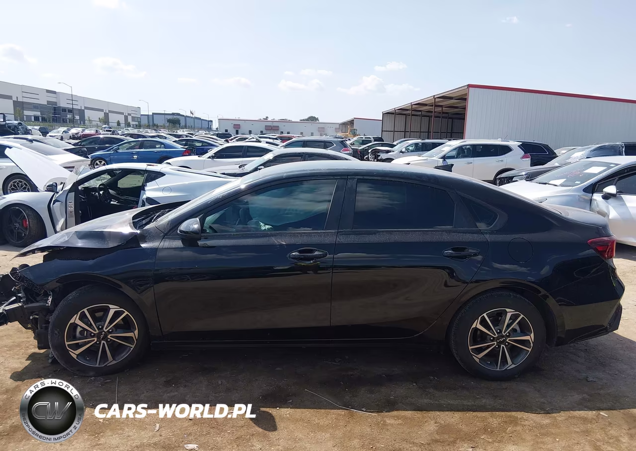 2024 Kia Forte Lxs VIN:3KPF24AD8RE754913 - 13