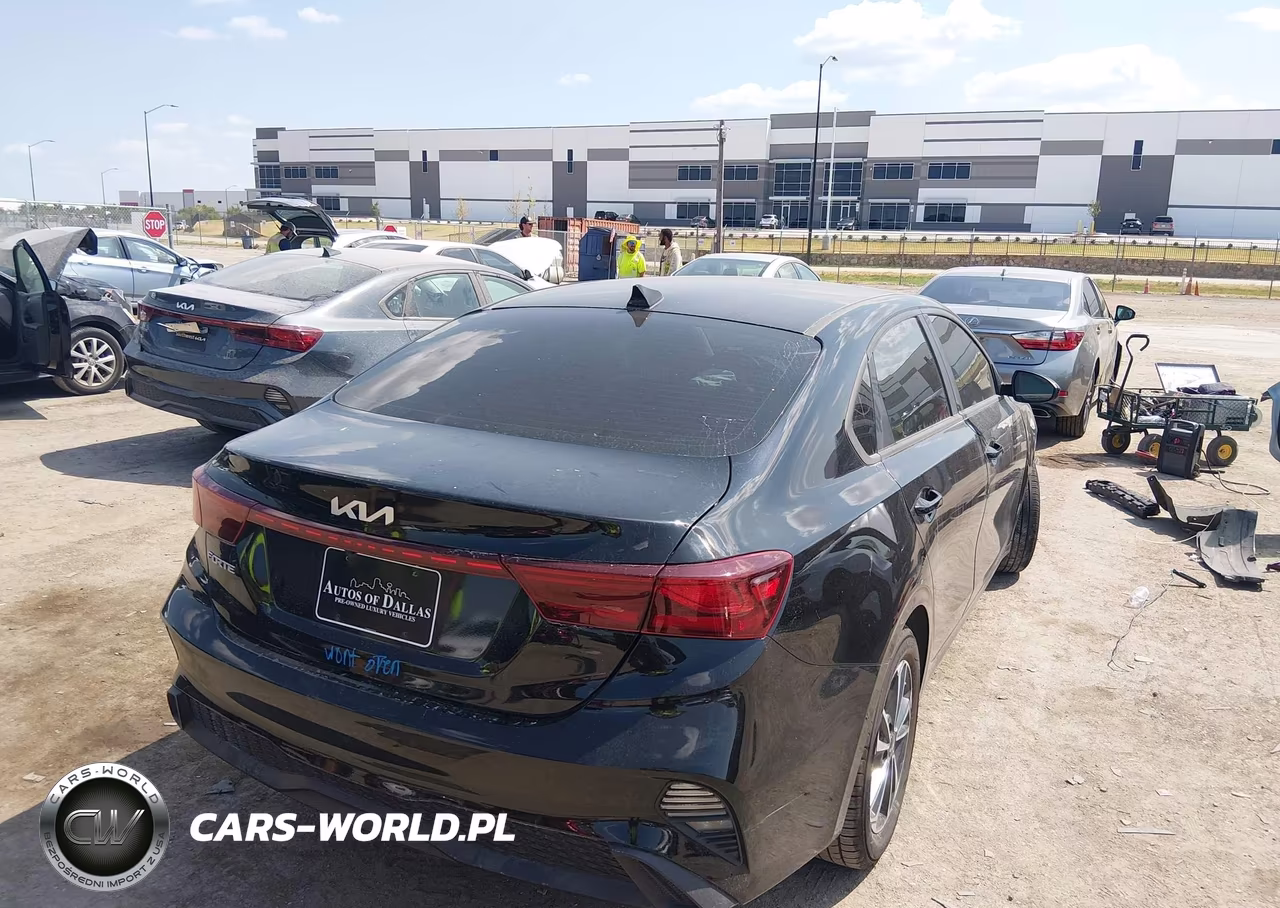2024 Kia Forte Lxs VIN:3KPF24AD8RE754913 - 4