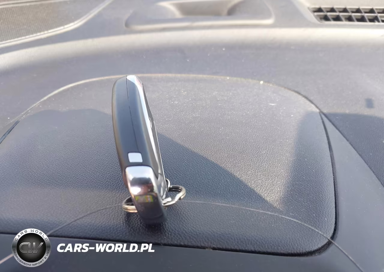 2018 Chevrolet Equinox Premier VIN:2GNAXNEX0J6177618 - 11