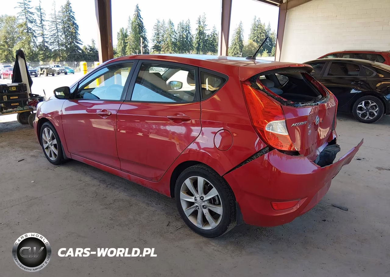 2013 Hyundai Accent Se VIN:KMHCU5AE0DU063599 - 3