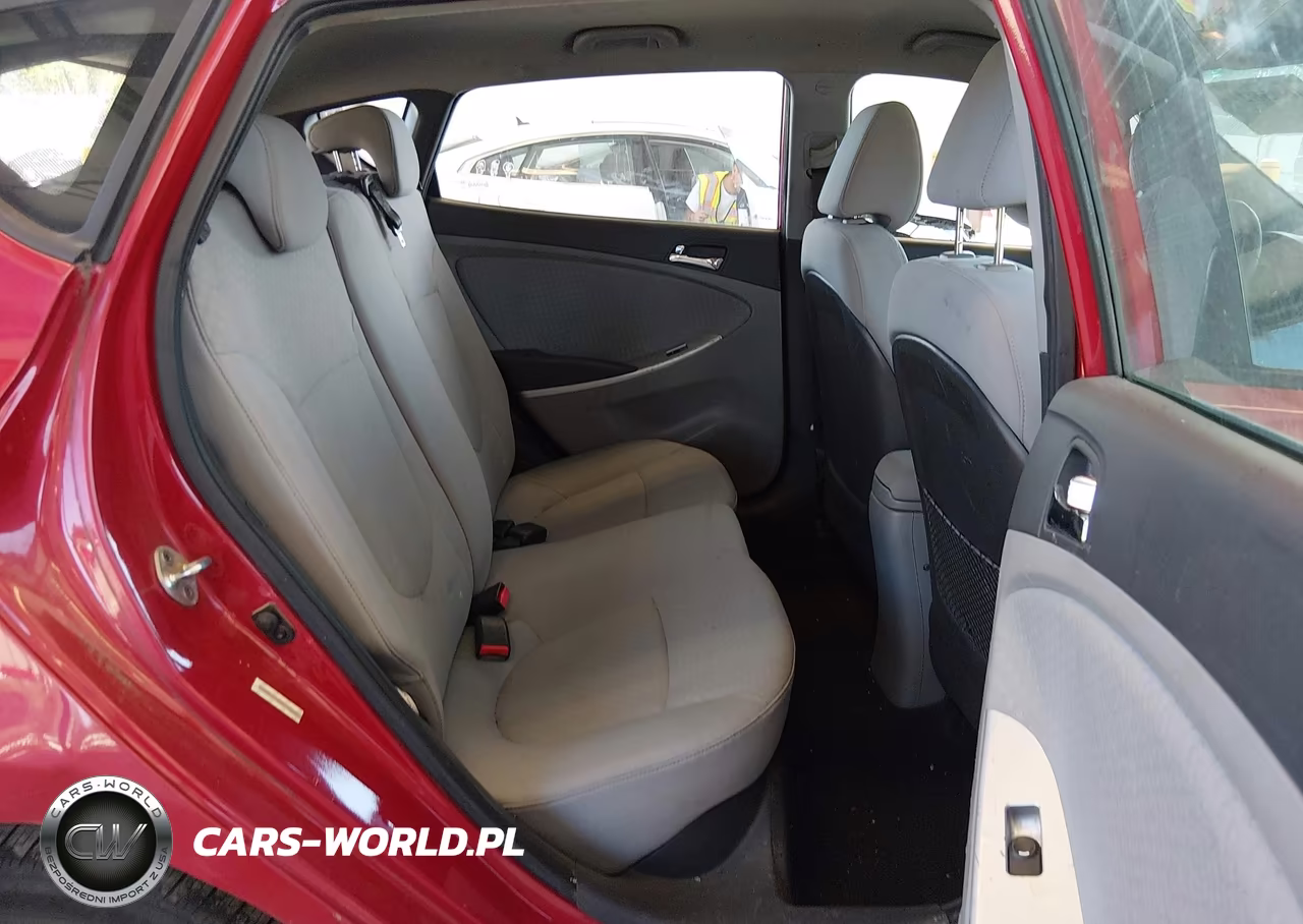2013 Hyundai Accent Se VIN:KMHCU5AE0DU063599 - 8